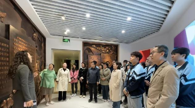 图片2.jpg 图片2.jpg